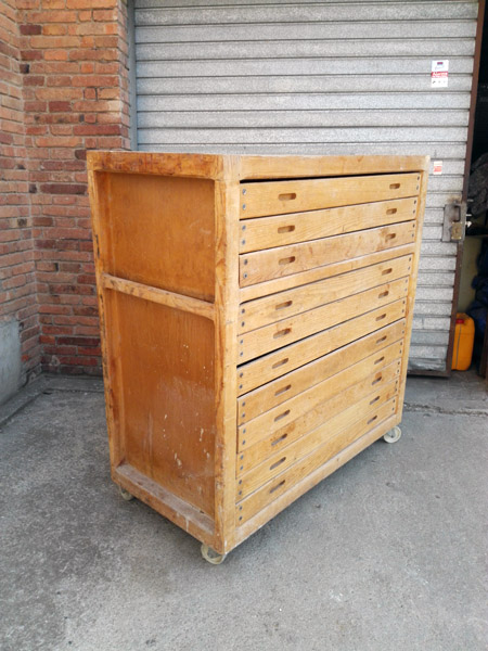 mueble cajonera 4ruedas fermentacion panaderia madera146.5x135.5x67.5 1u